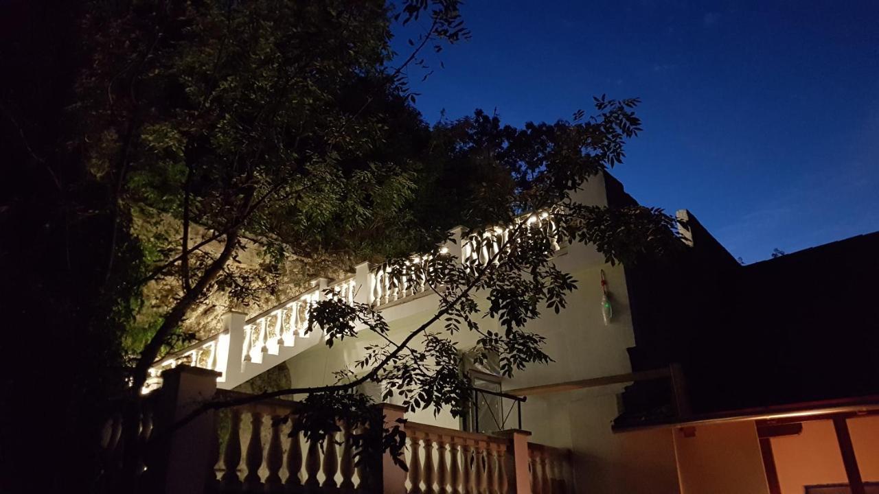 维斯普雷姆Sziklavendeghaz公寓式酒店 外观 照片